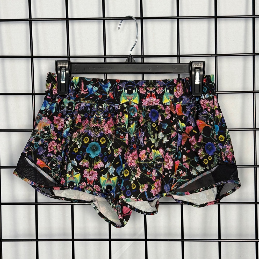 Lululemon Hotty Hot LR Lined Shorts Womens 8 Flowerscope Black Multi 2.5" Inseam